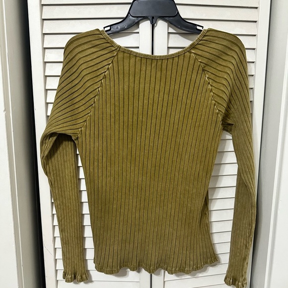 Knox Rose Olive Long Sleeve Top Large Ribbed Lettuce Hem - Picture 6 of 6